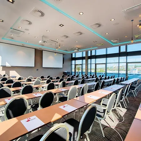 Hotel Leonardo Royal 4*