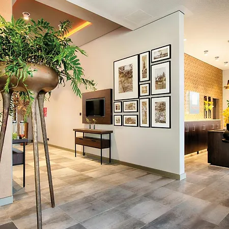 Hotel Leonardo Royal 4*