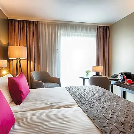 Leonardo Royal